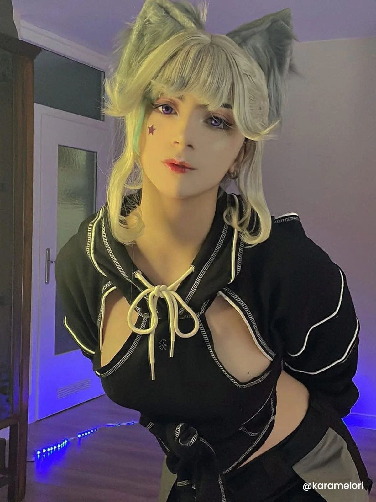 Hollowed Back Tie-Bow Hoodie
