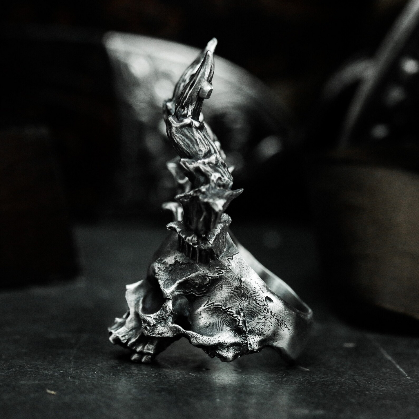 Techwear Inferno Horns Ring