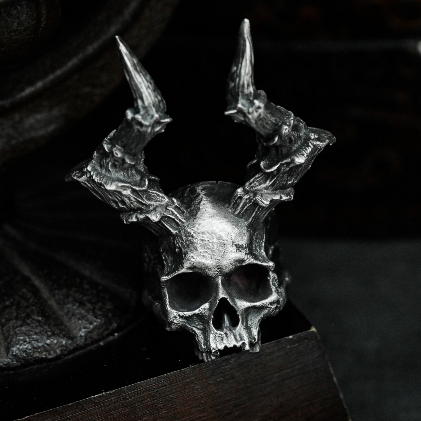 Techwear Inferno Horns Ring