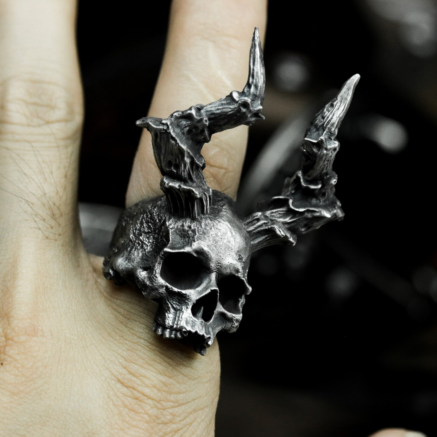 Techwear Inferno Horns Ring